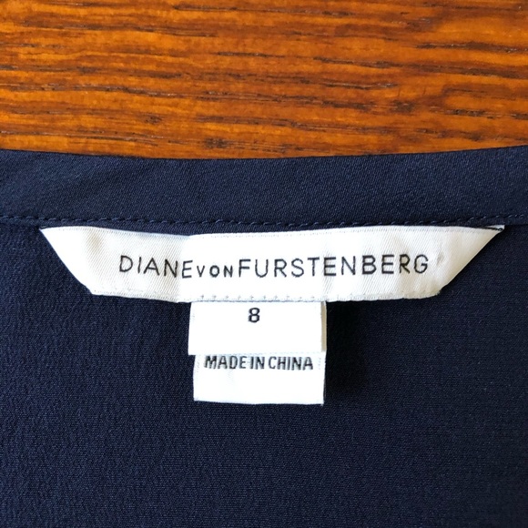 Diane von Furstenberg Cordelia Silk S/S Top Sz 8.  P10 - Picture 3 of 7